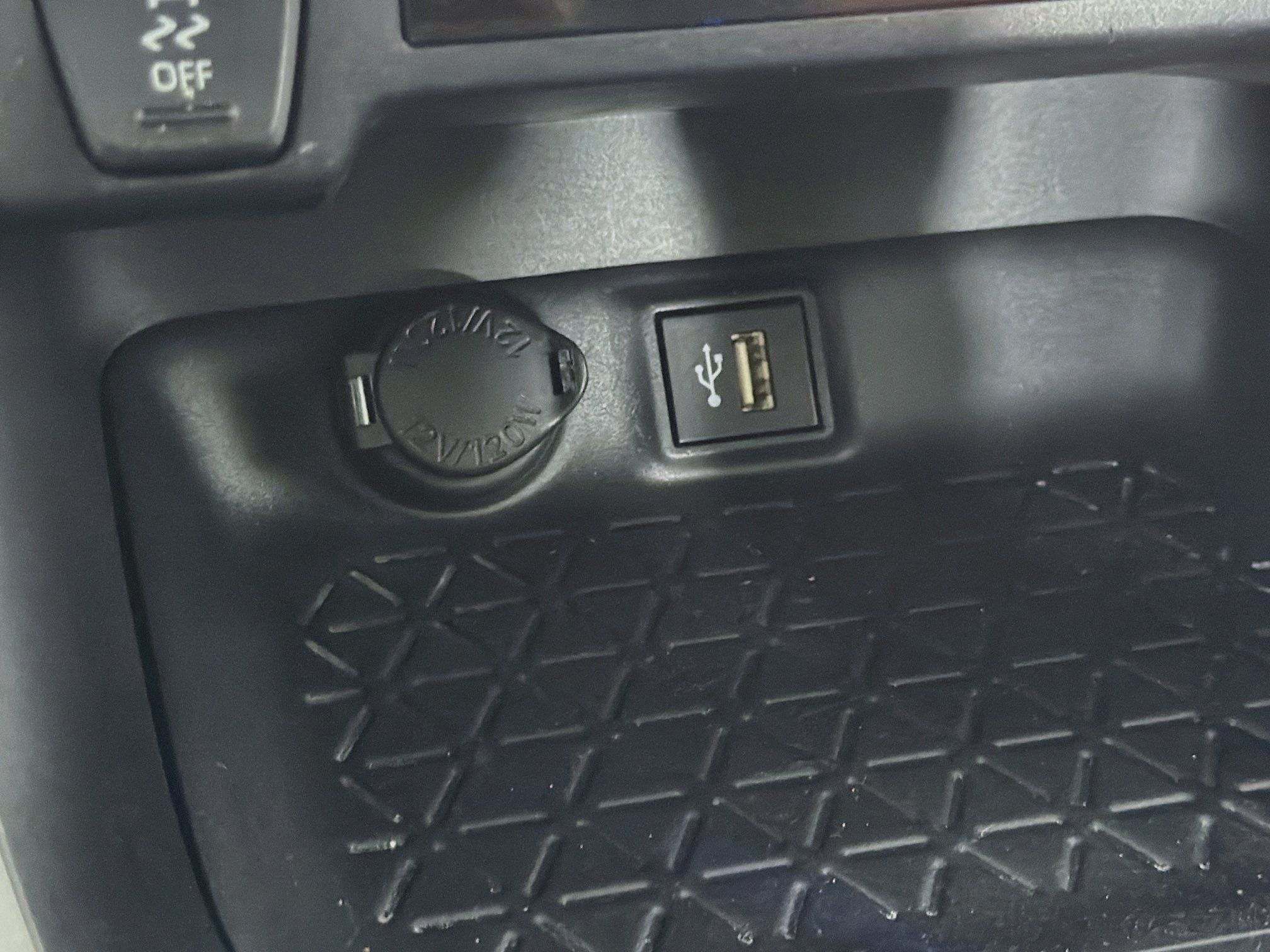 Used 2025 Toyota RAV4 LE FWD image 25