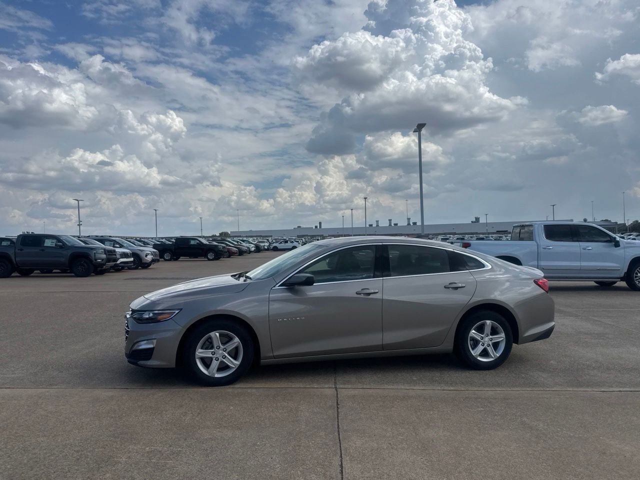 Used 2025 Chevrolet Malibu LS FWD image 13