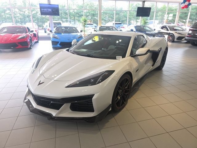 Used 2023 Chevrolet Corvette Z06 w/ Z07 Performance Package RWD image 1