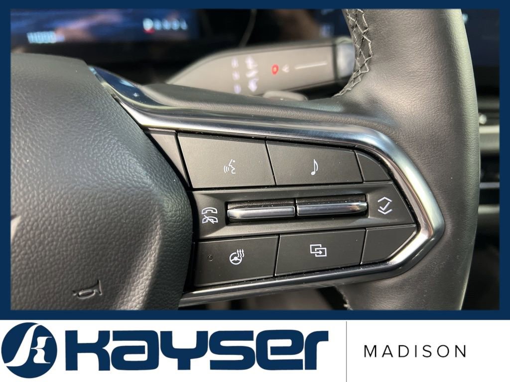 Used 2025 Chevrolet Equinox LT image 19