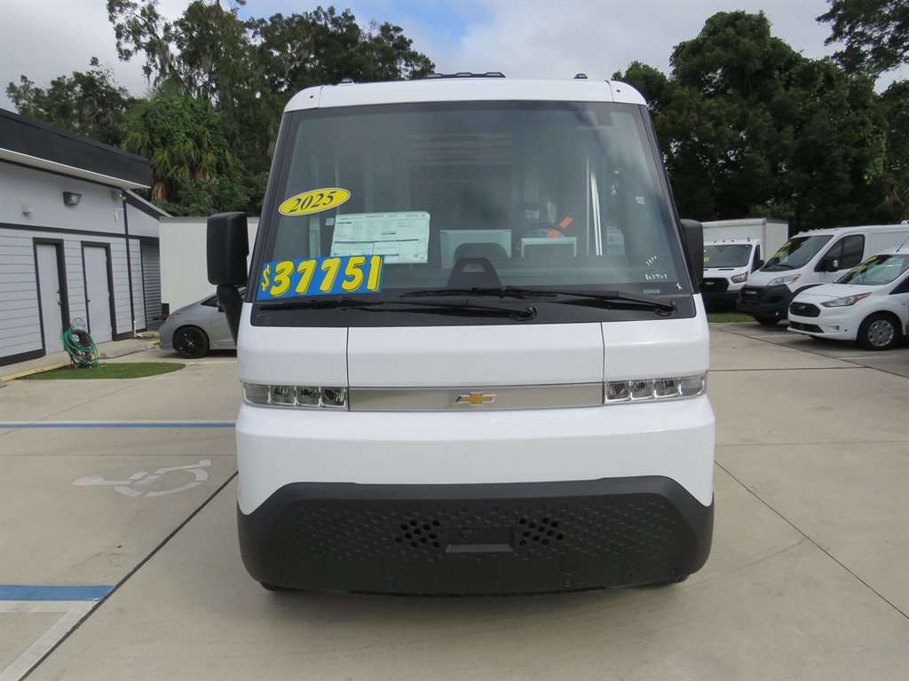 Used 2025 Chevrolet Brightdrop 400 FWD image 2