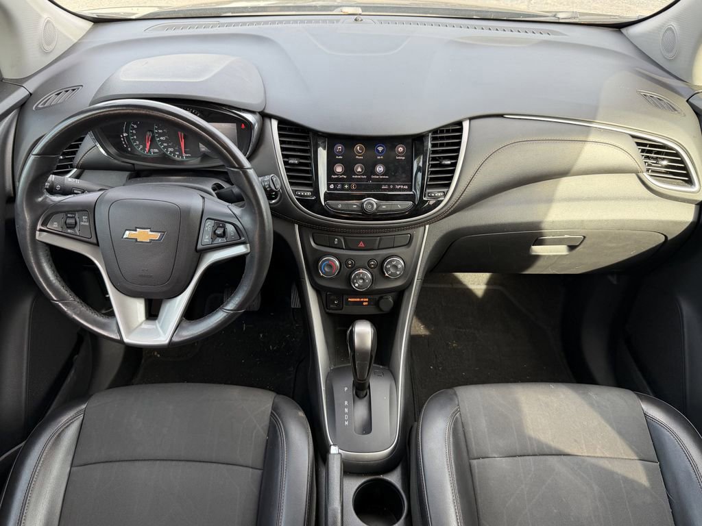 Used 2022 Chevrolet Trax LT w/ LT Convenience Package FWD image 12