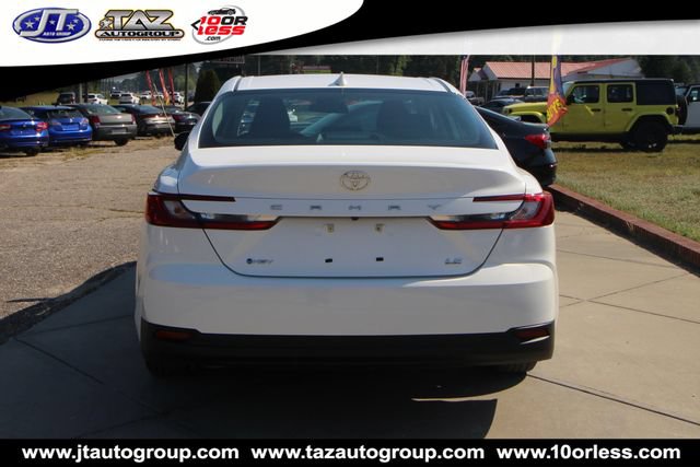 Used 2025 Toyota Camry LE FWD image 6