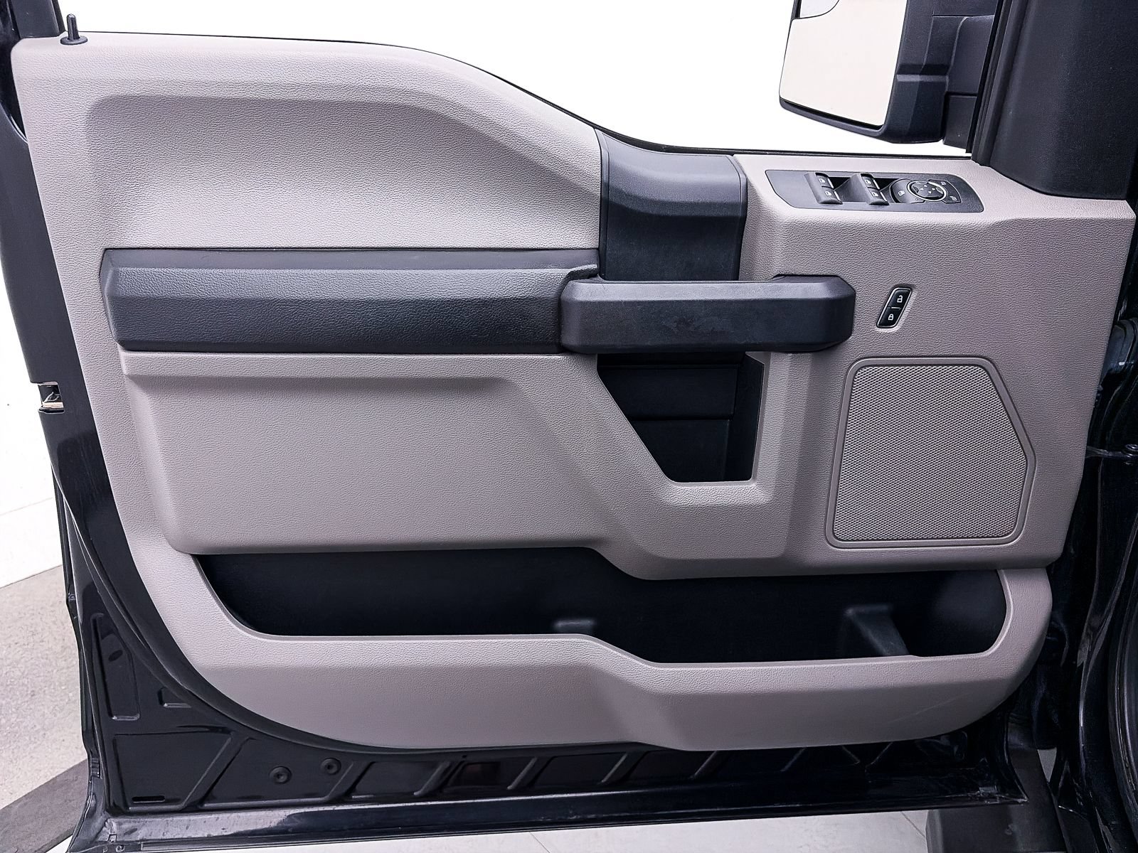 Used 2019 Ford F150 XL w/ Equipment Group 101A Mid AWD/4WD image 11