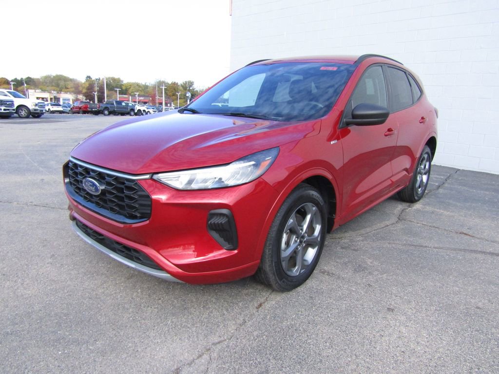 Used 2023 Ford Escape ST-Line w/ Tech Pack #1 AWD/4WD image 2