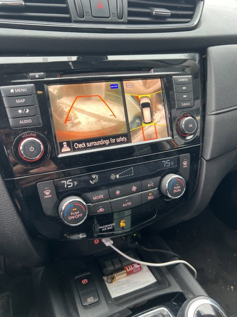 Used 2019 Nissan Rogue SV w/ Sun & Sound Touring Package image 6