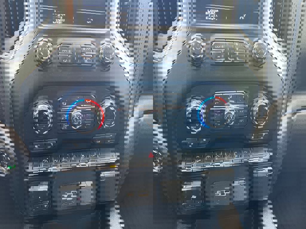 Used 2021 Chevrolet Silverado 1500 LT Trail Boss w/ Convenience Package II image 15