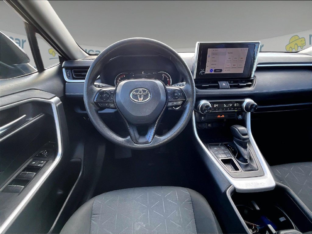 Used 2025 Toyota RAV4 XLE AWD/4WD image 17