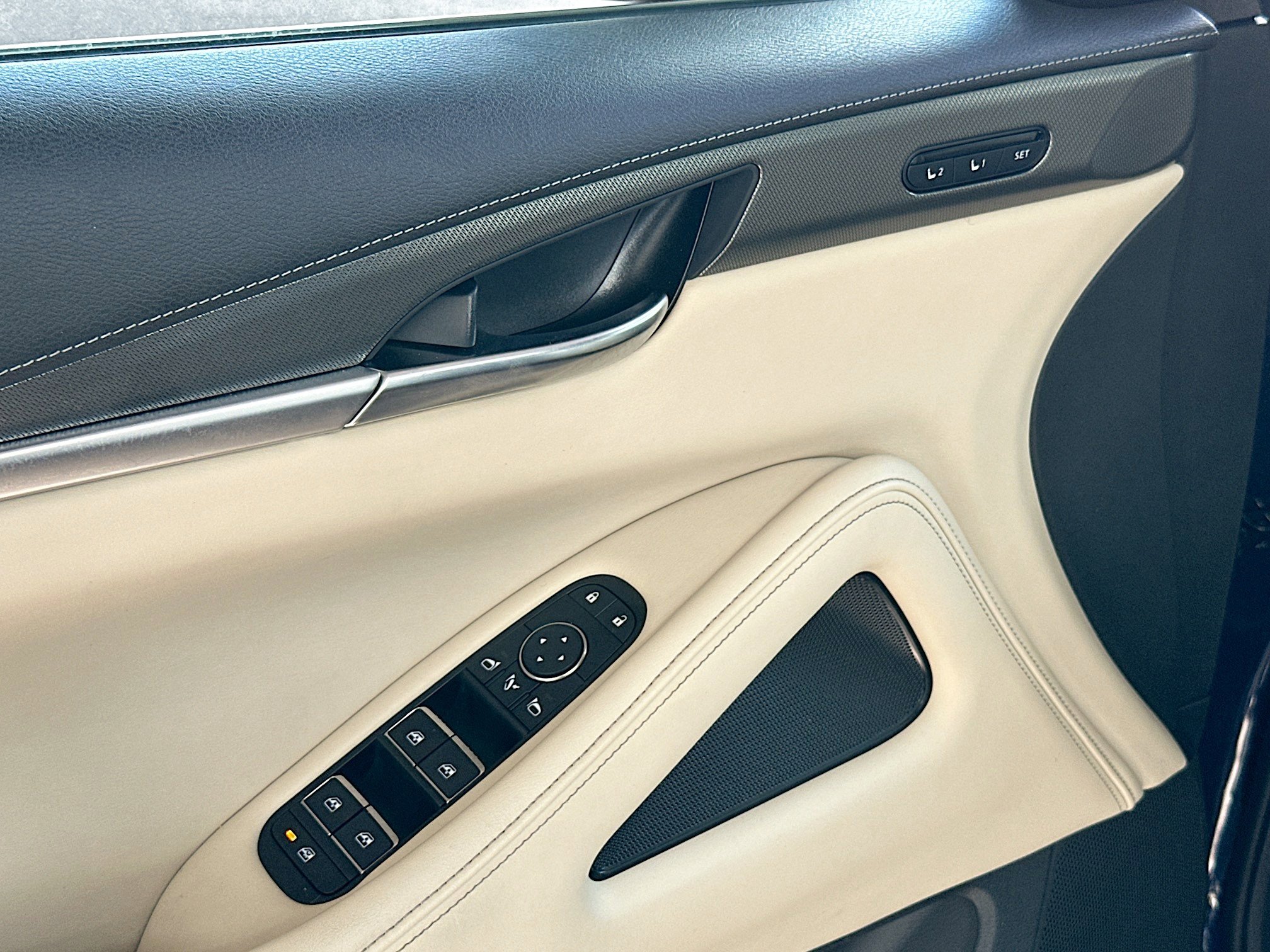 Used 2023 INFINITI QX60 Luxe w/ Cargo Package image 18