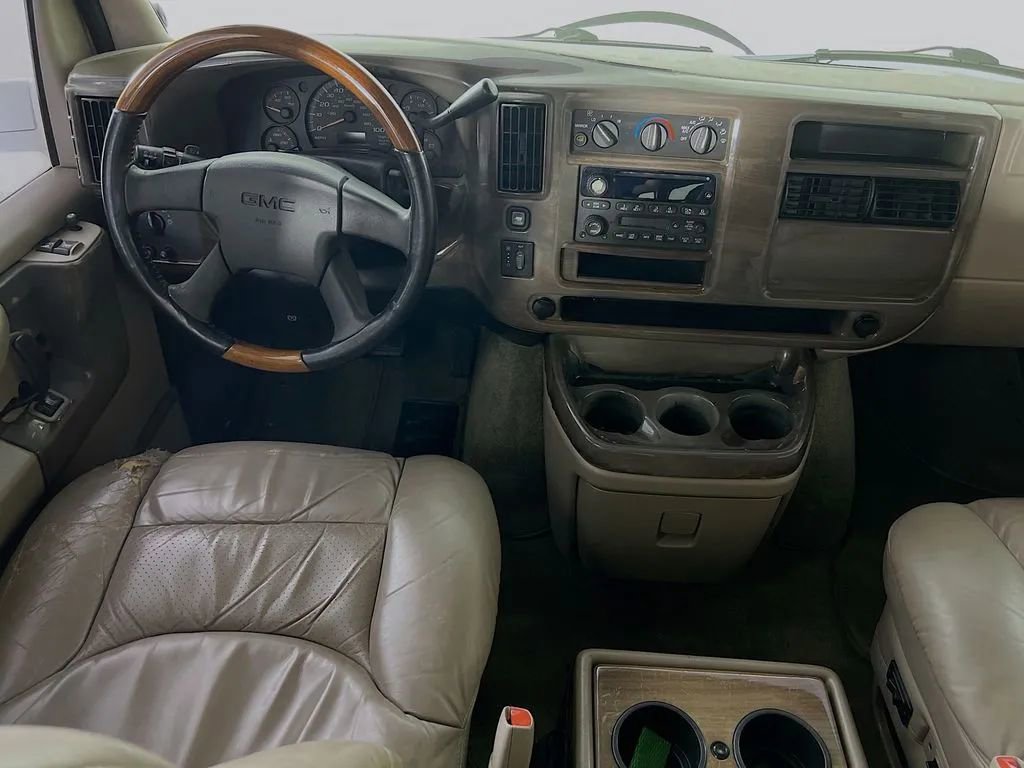Used 2004 GMC Savana 1500 w/ Preferred Equipment Group image 20