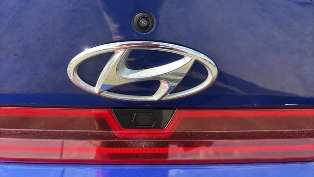 Used 2023 Hyundai Elantra Limited image 31