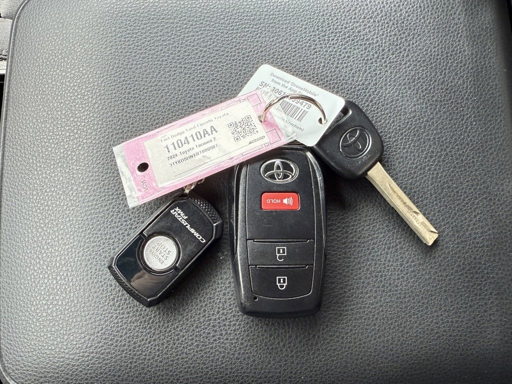 Used 2024 Toyota Tacoma SR image 32