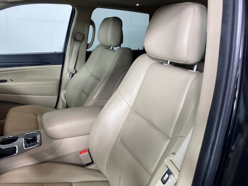 Used 2021 Jeep Grand Cherokee Limited w/ Trailer Tow Group IV image 9