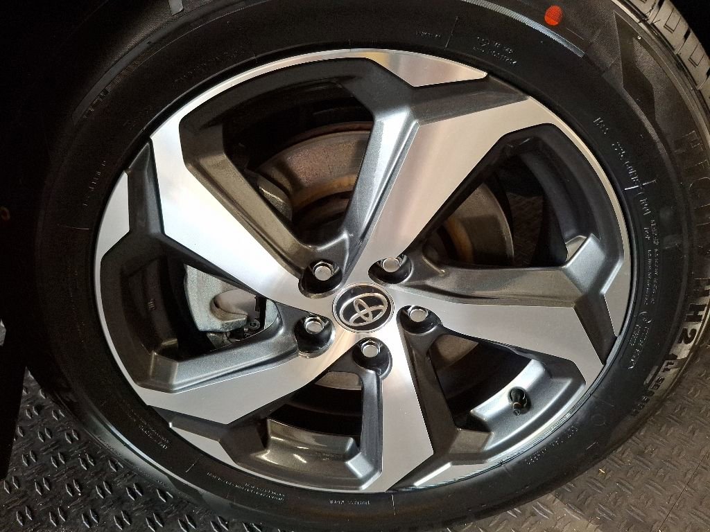 Used 2023 Toyota RAV4 SE w/ Weather & Moonroof Package AWD/4WD image 4