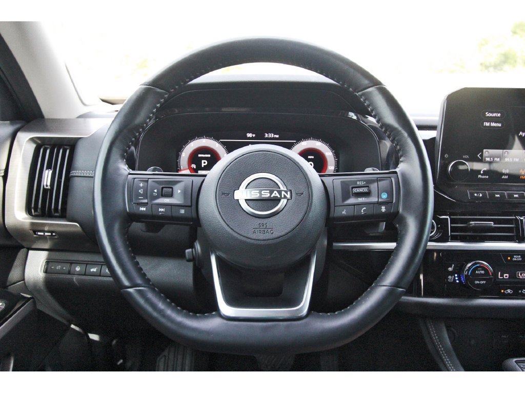 Used 2023 Nissan Pathfinder Platinum w/ Lighting Package (N93) FWD image 17