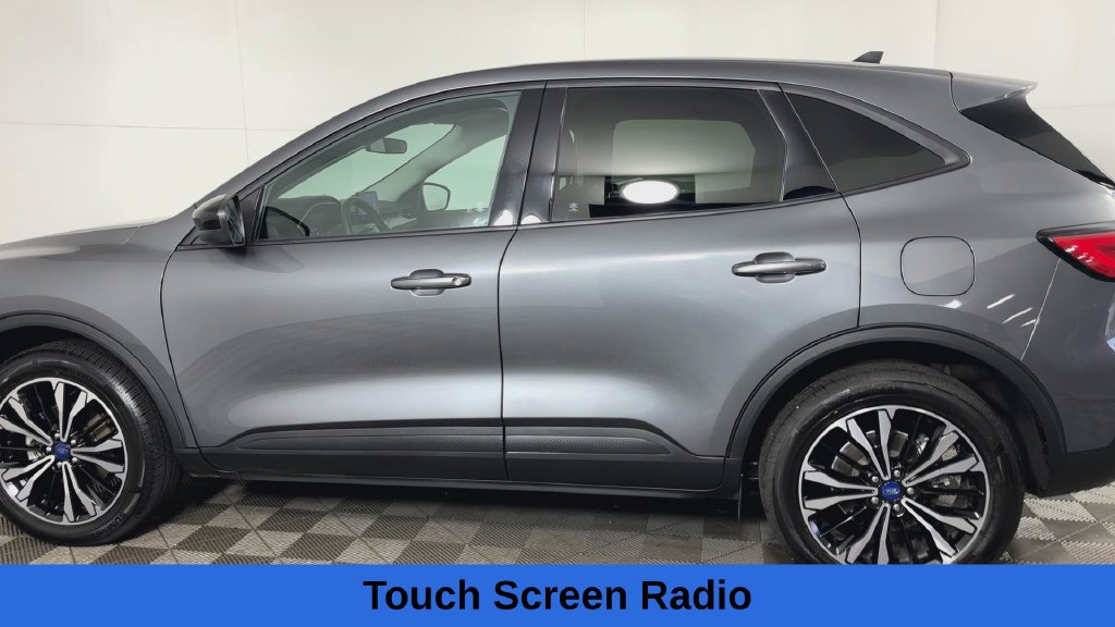Used 2021 Ford Escape SE w/ SE Sport Appearance Package AWD/4WD image 9