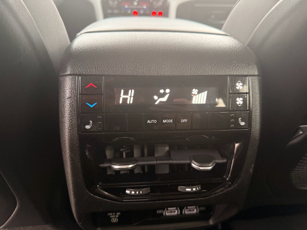 Used 2022 Jeep Grand Cherokee L Limited AWD/4WD image 17