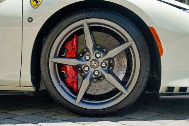 Used 2021 Ferrari F8 Tributo image 34