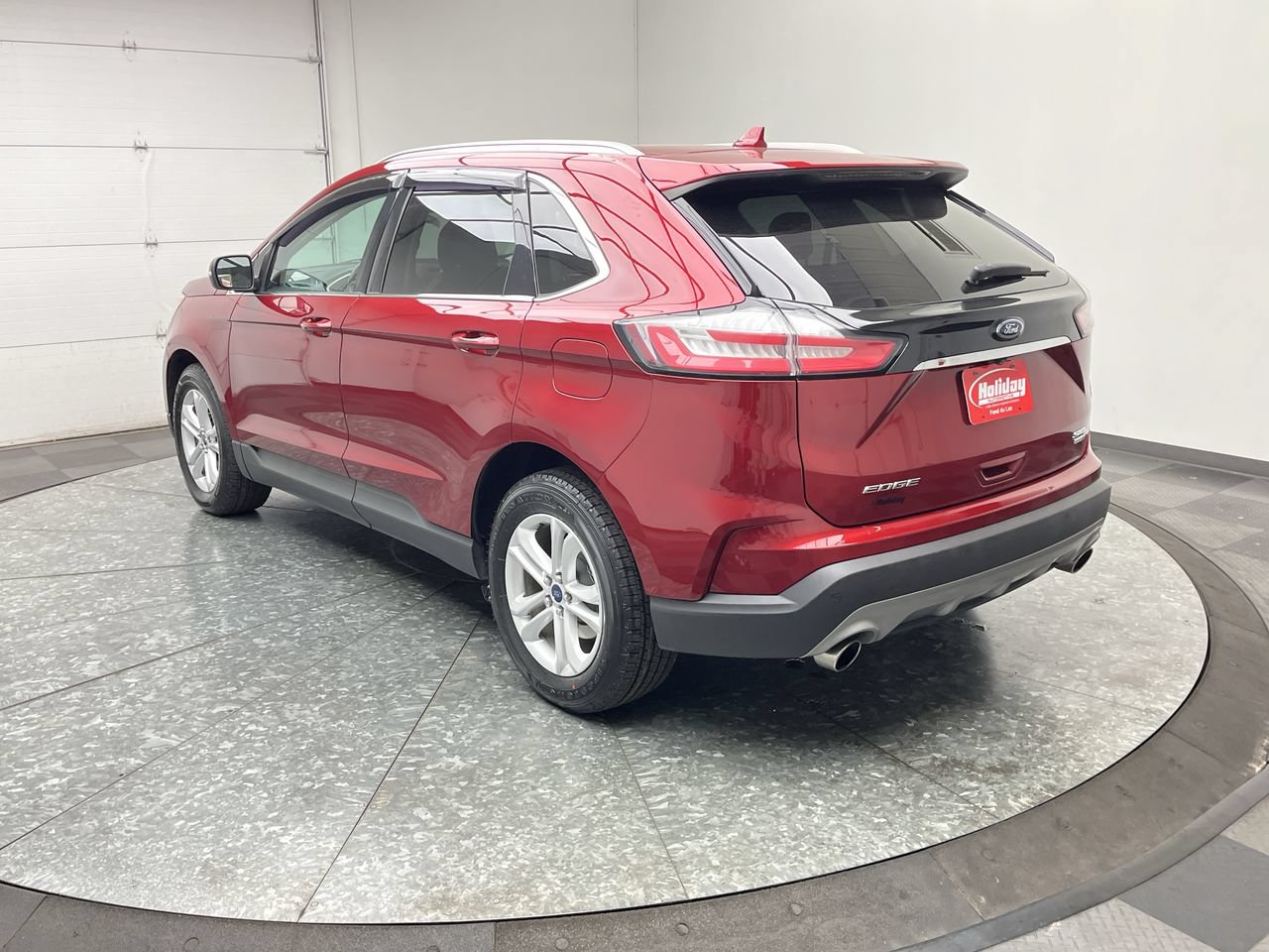 Used 2019 Ford Edge SEL w/ Cold Weather Package AWD/4WD image 2