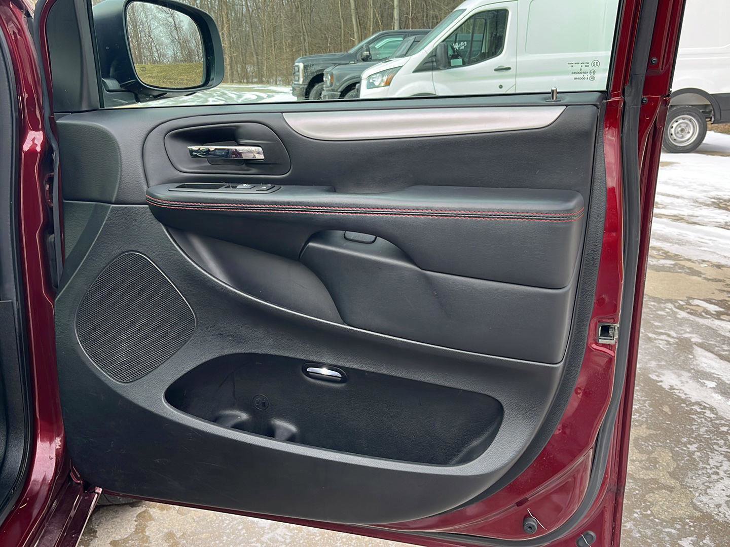 Used 2018 Dodge Grand Caravan GT image 22