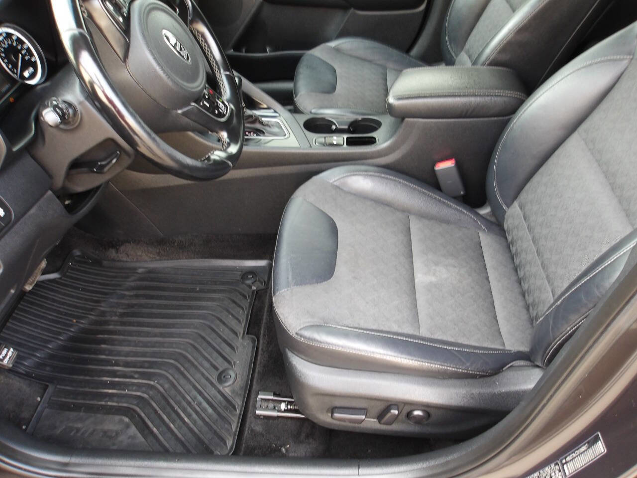 Used 2018 Kia Niro EX w/ EX Touring Graphite Edition FWD image 7