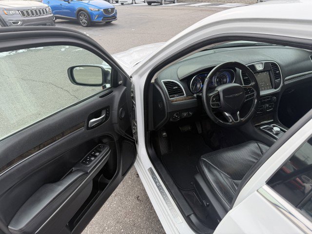 Used 2019 Chrysler 300 Limited image 9