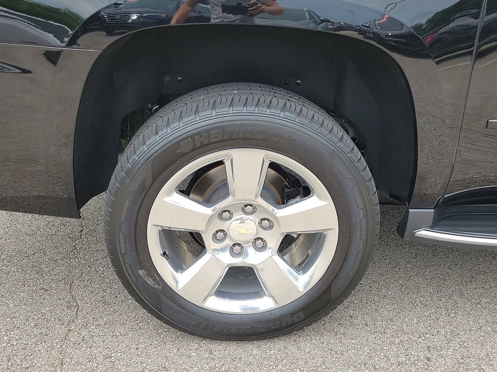 Used 2017 Chevrolet Suburban Premier RWD image 7