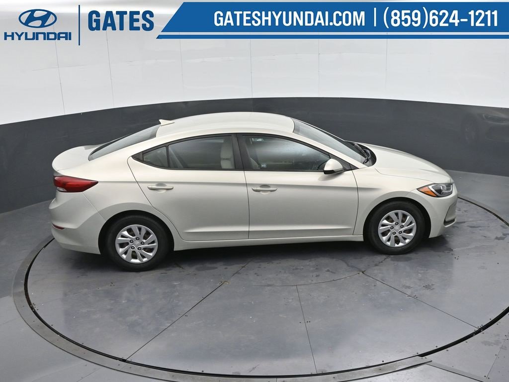 Used 2017 Hyundai Elantra SE w/ Cargo Package image 45