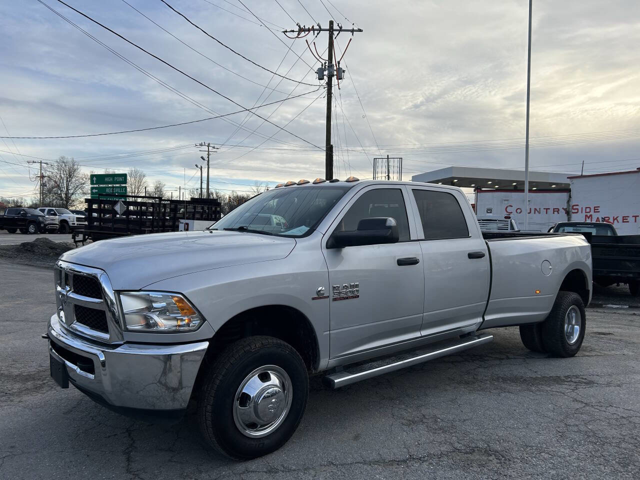 Used 2018 RAM 3500 Tradesman w/ Chrome Appearance Group image 2