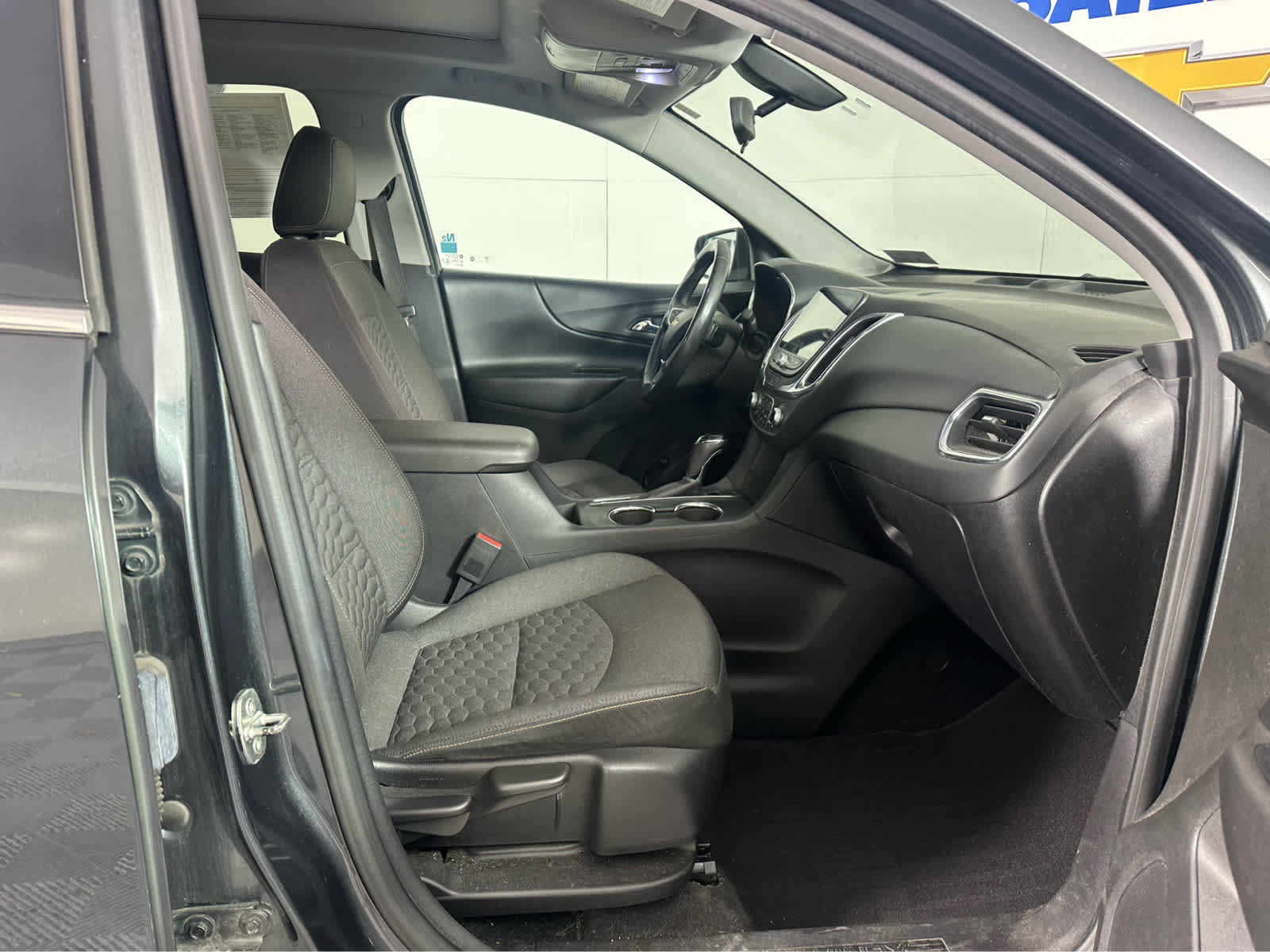 Used 2019 Chevrolet Equinox LT w/ Sun & Navigation Package image 18