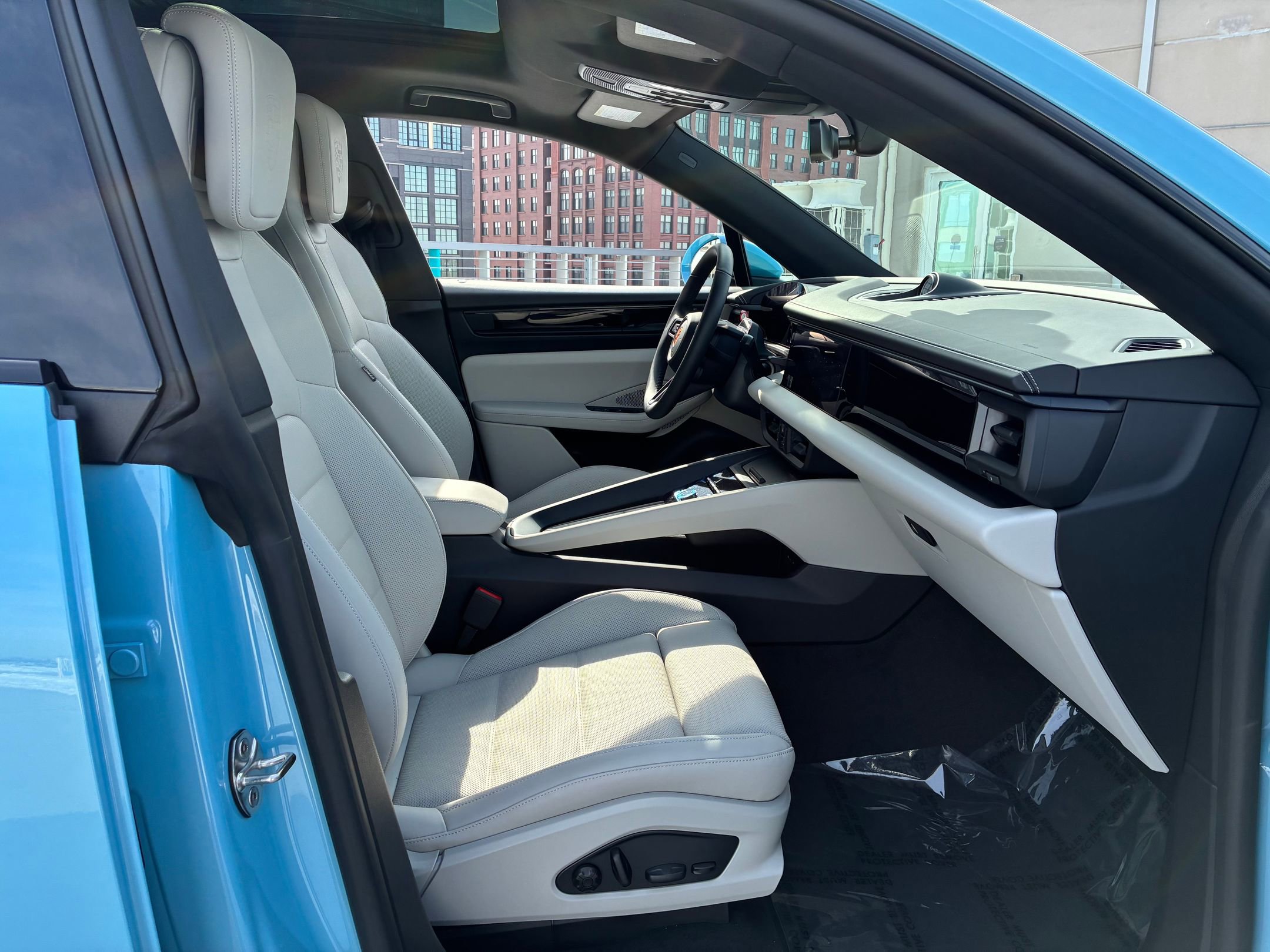 New 2026 Porsche Macan 4S Electric image 22