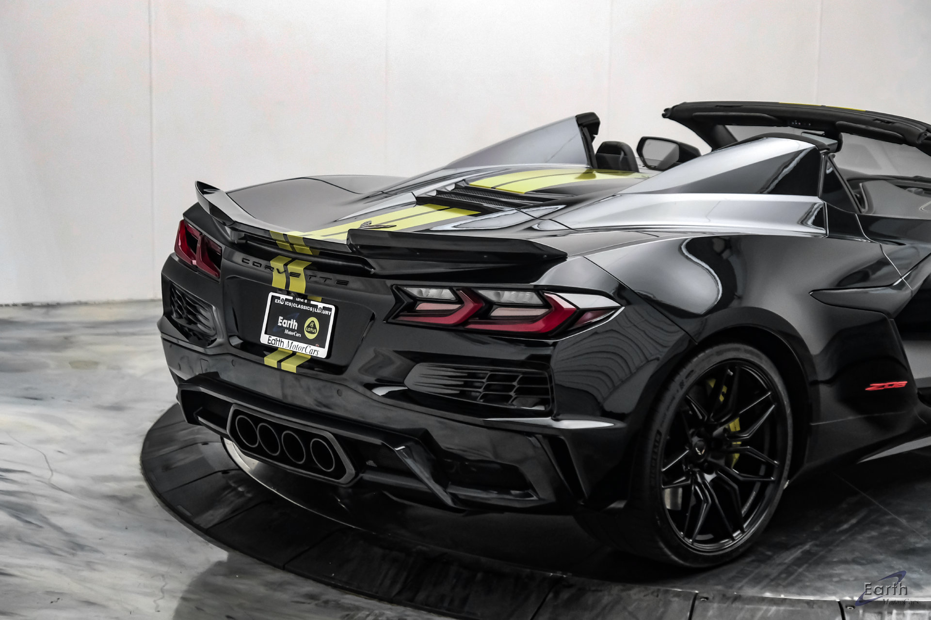 Used 2023 Chevrolet Corvette Z06 w/ Stealth Interior Trim Package RWD image 24