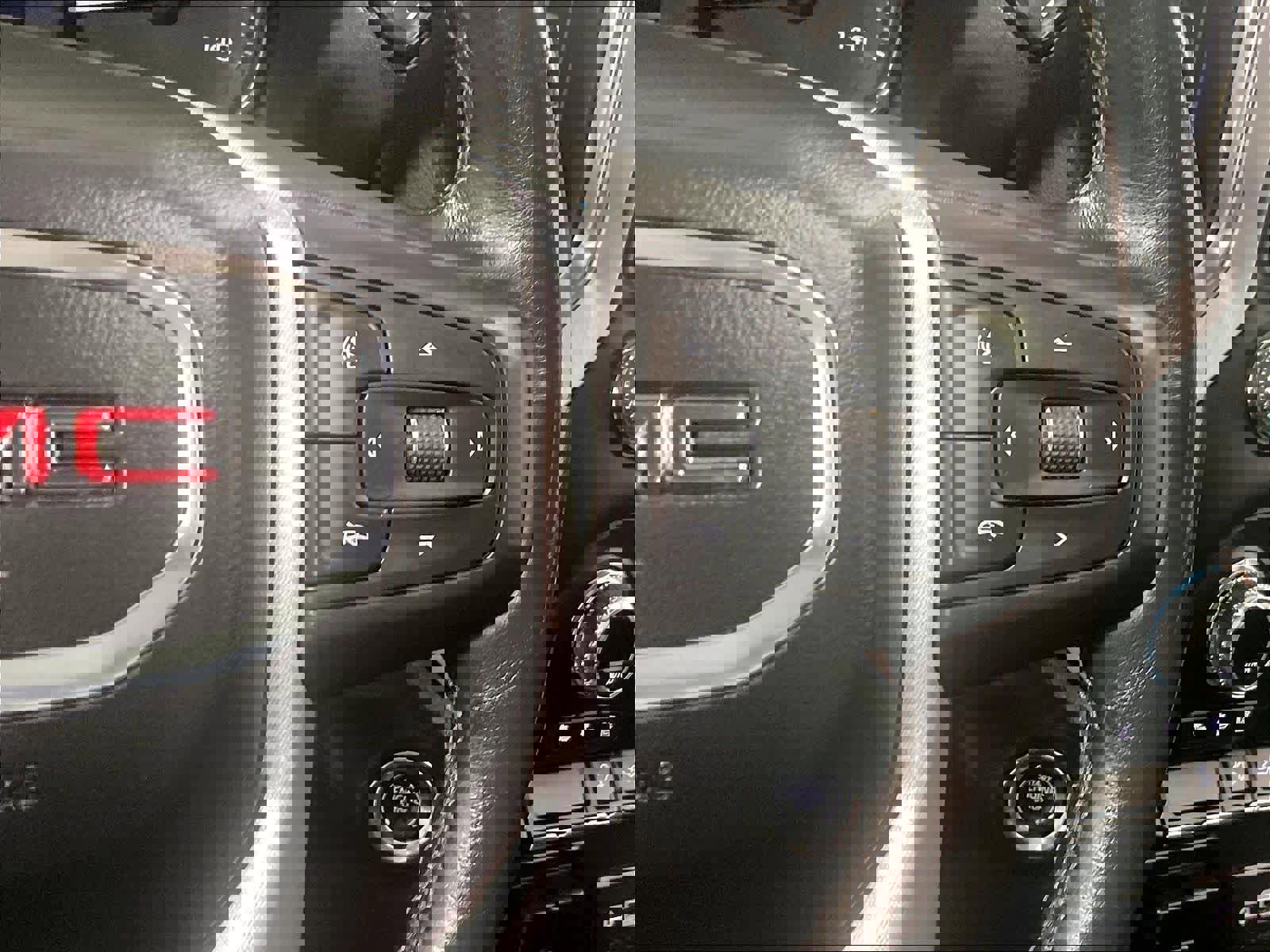 Used 2021 GMC Sierra 1500 SLT image 24