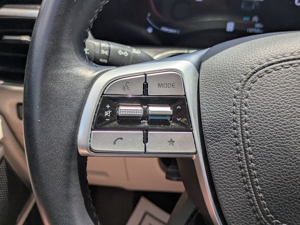 Used 2025 Kia Telluride S FWD image 16