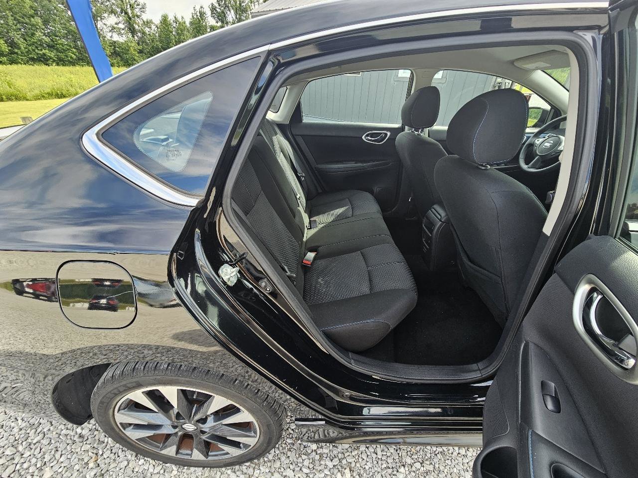 Used 2019 Nissan Sentra SR FWD image 29