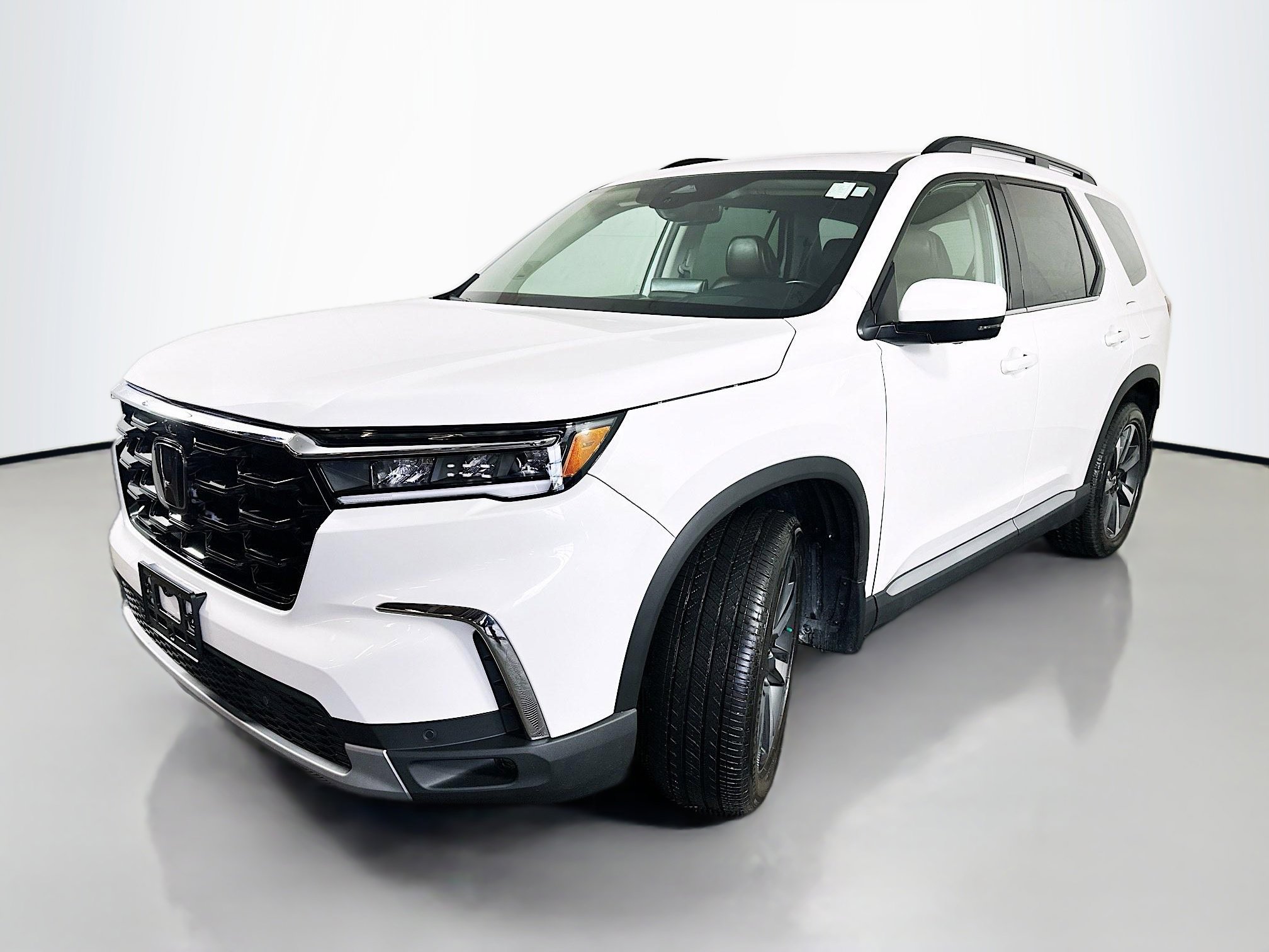 Used 2025 Honda Pilot Elite image 3