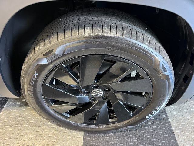 Certified 2024 Volkswagen Atlas Cross Sport SE FWD image 10