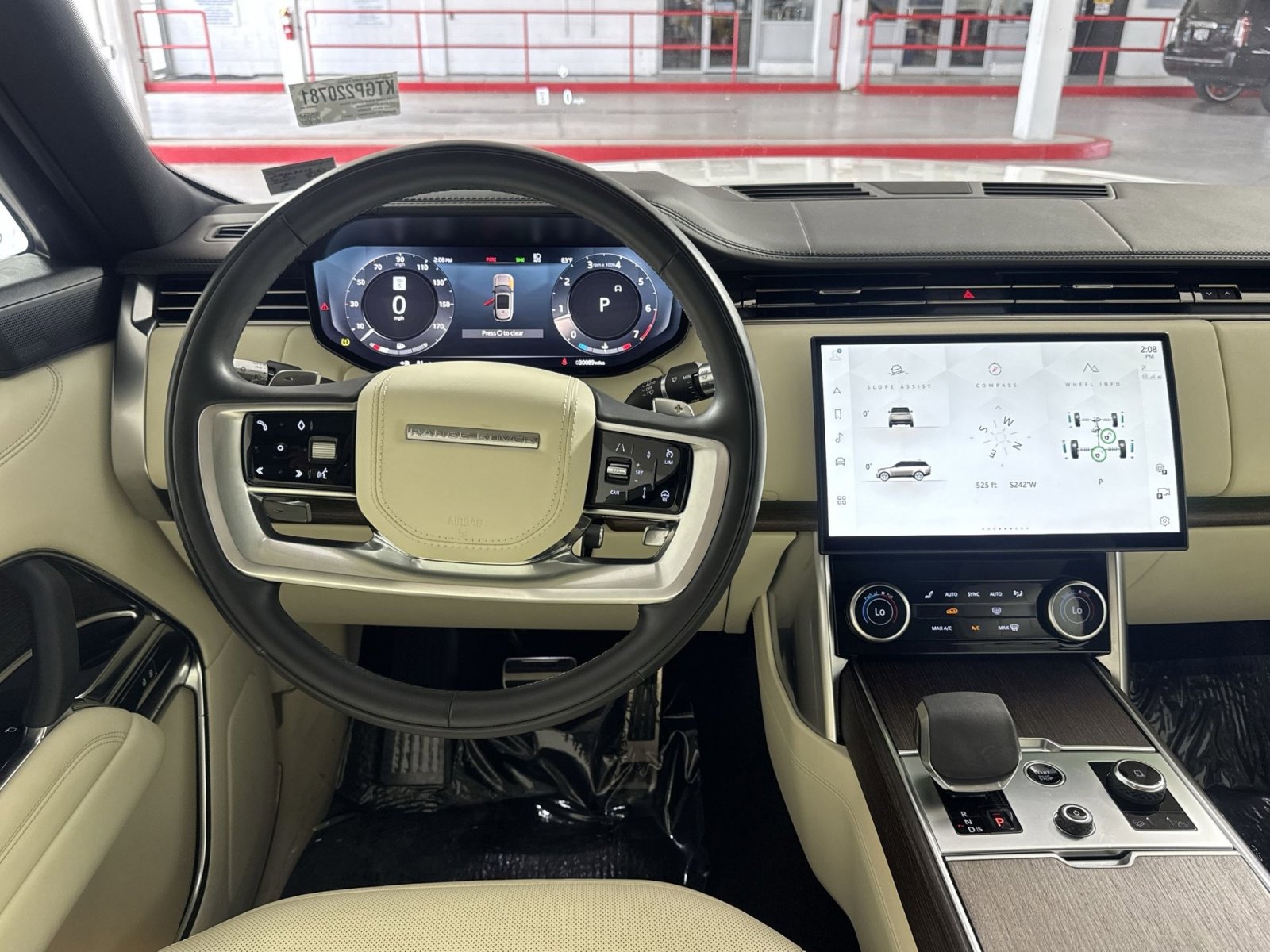 Used 2022 Land Rover Range Rover SE AWD/4WD image 16