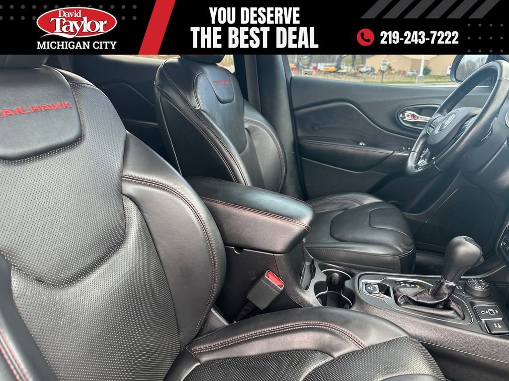 Used 2019 Jeep Cherokee Trailhawk image 23