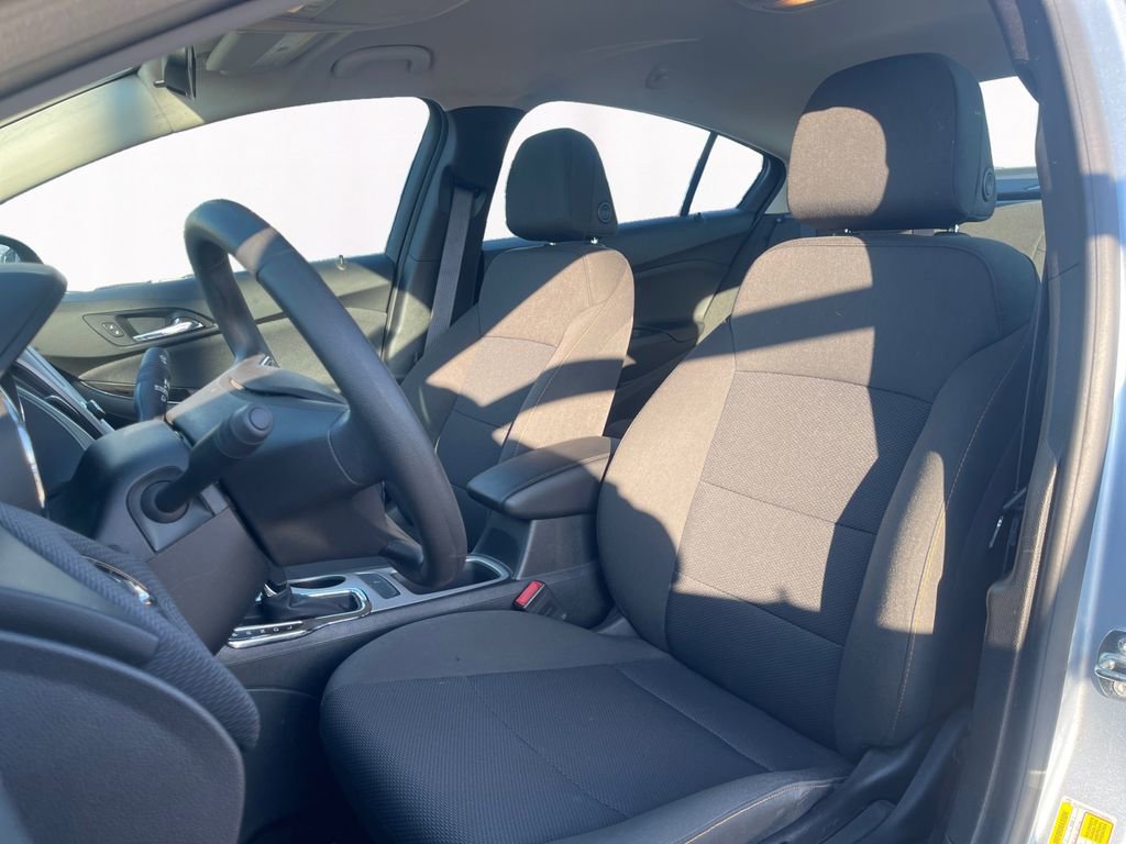Used 2017 Chevrolet Cruze LS image 9