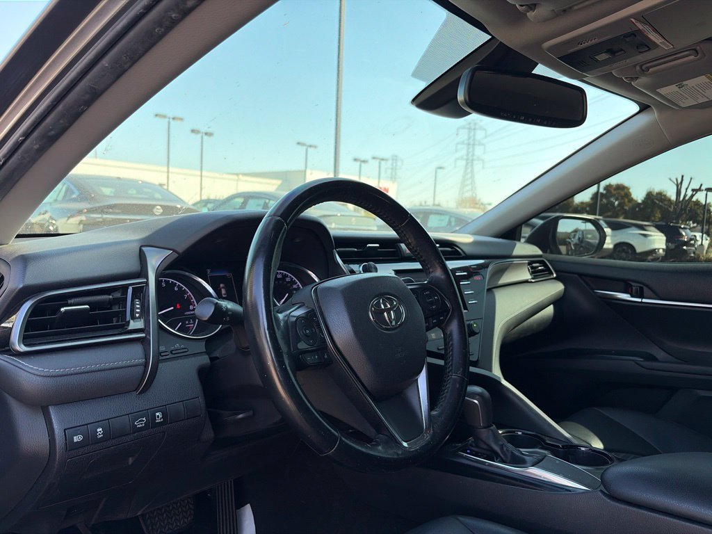 Used 2019 Toyota Camry SE w/ Convenience Package FWD image 9