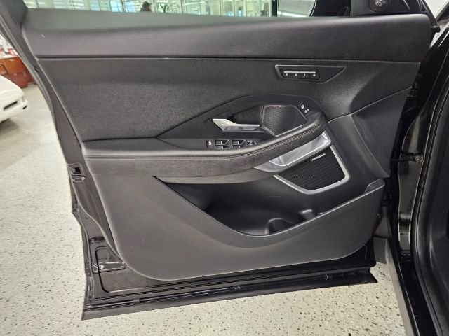 Used 2020 Jaguar E-PACE SE image 26