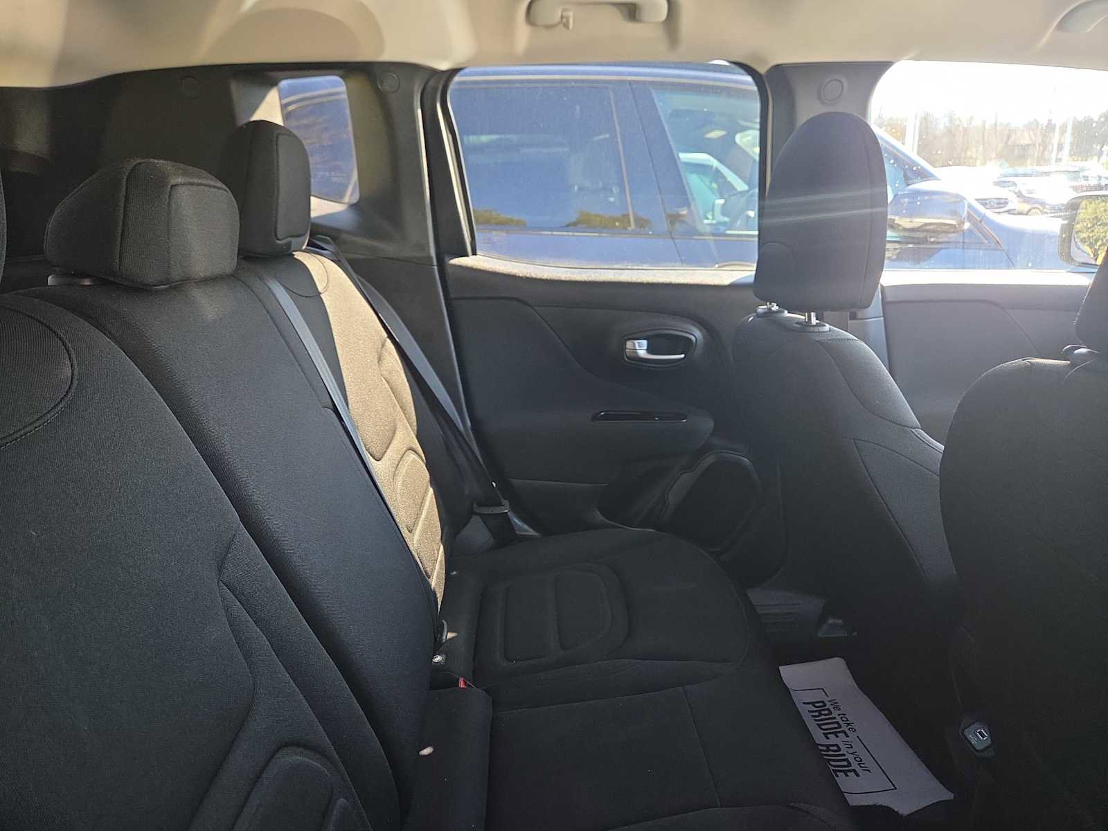 Used 2020 Jeep Renegade Latitude w/ Cold Weather Group image 10