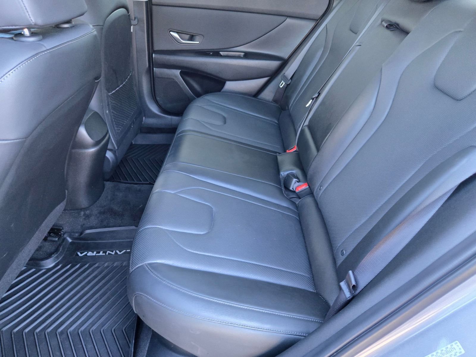 Used 2023 Hyundai Elantra Limited image 20