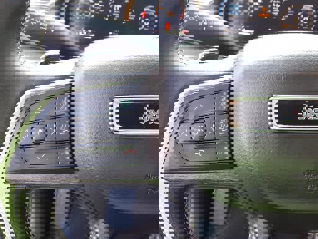 Used 2021 Jeep Grand Cherokee L Limited image 23