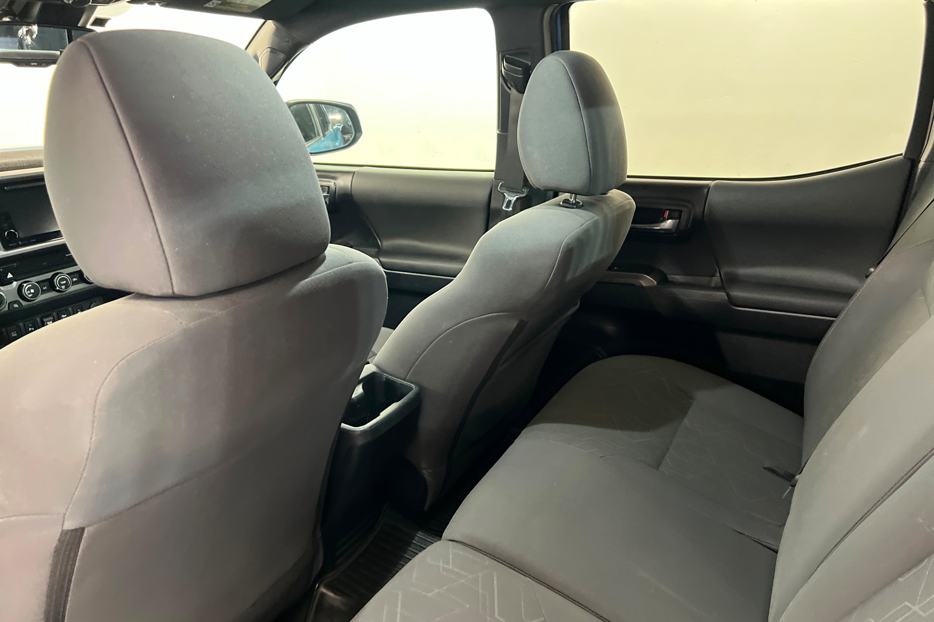 Used 2019 Toyota Tacoma TRD Off-Road w/ Technology Package AWD/4WD image 19