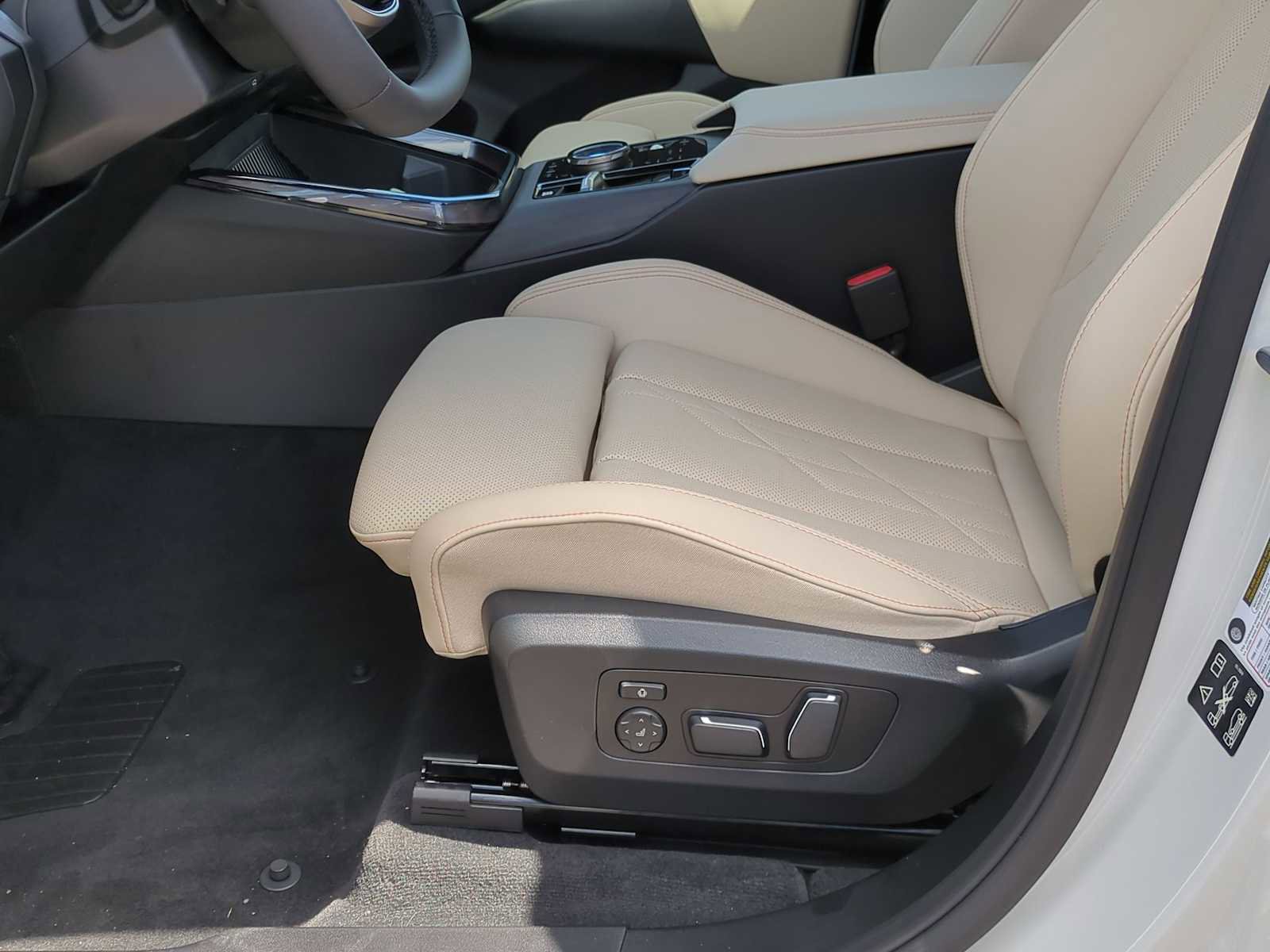 Used 2025 BMW X3 xDrive30i w/ Premium Package AWD/4WD image 15