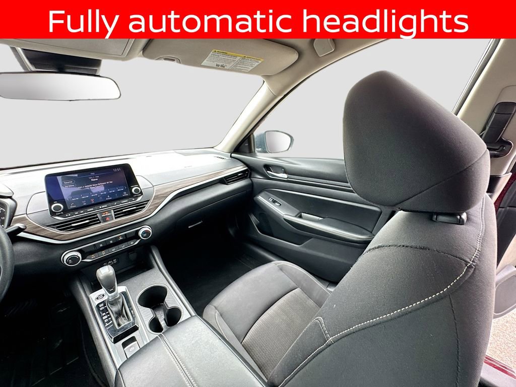 Used 2025 Nissan Altima 2.5 SV AWD/4WD image 12