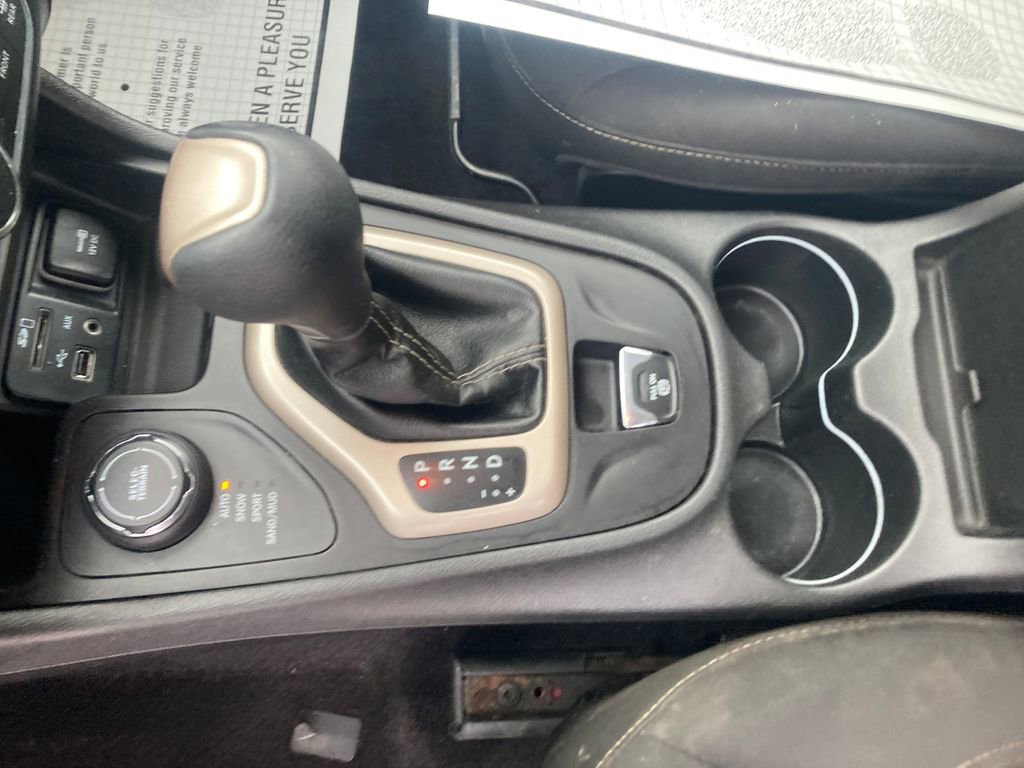 Used 2017 Jeep Cherokee Latitude image 30