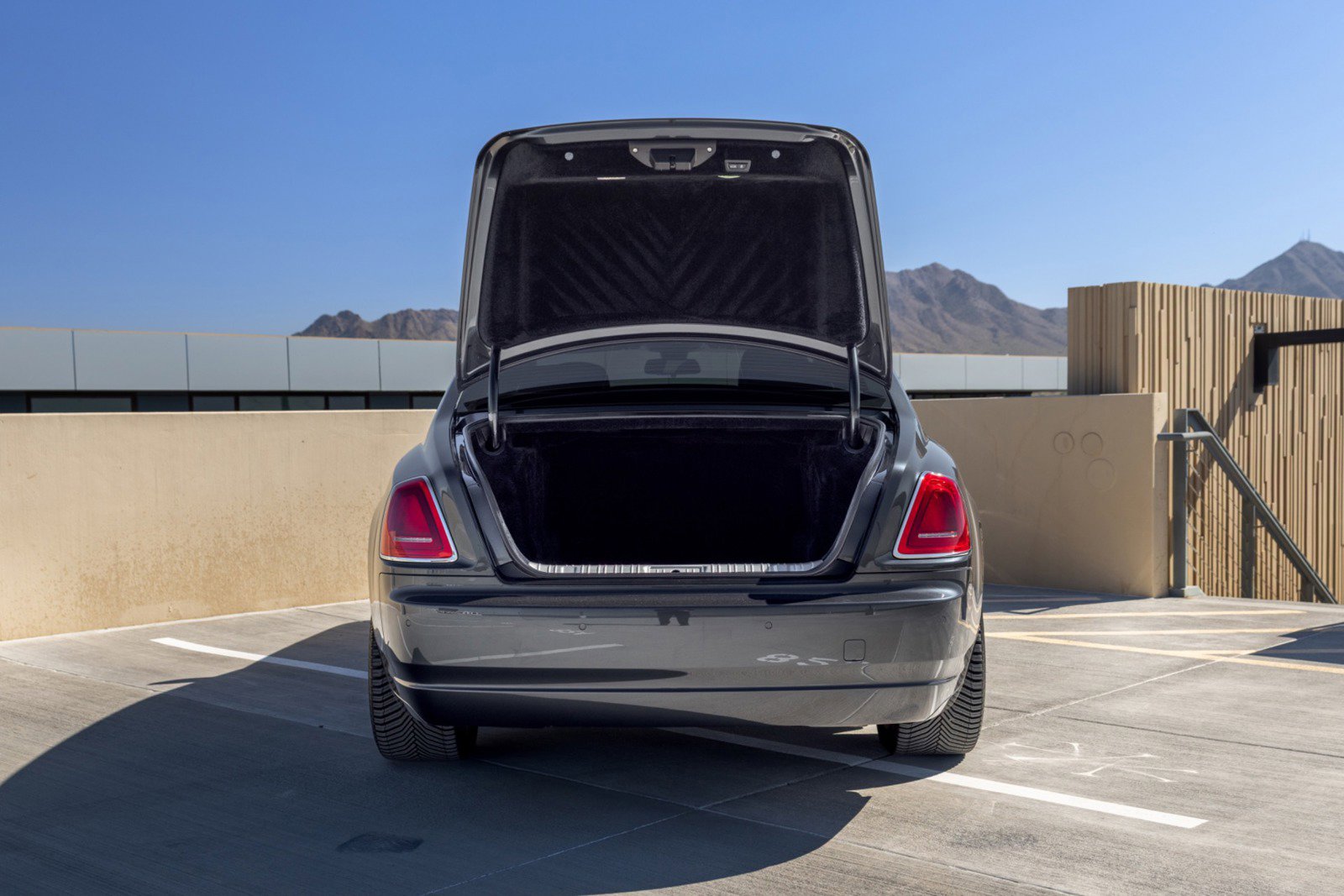 Used 2017 Rolls-Royce Ghost image 29